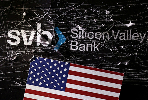 미국 실리콘밸리은행(SVB)에 이어 스위스 크레디트스위스(CS) 위기가 불거지면서 금융시장이 요동치고 있다. 사진은 SVB 로고. [로이터=연합뉴스]