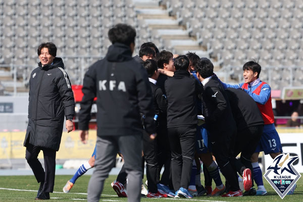 시즌 첫 승을 거둔 박동혁 감독이 소감을 전했다. 사진 제공= 프로축구연맹