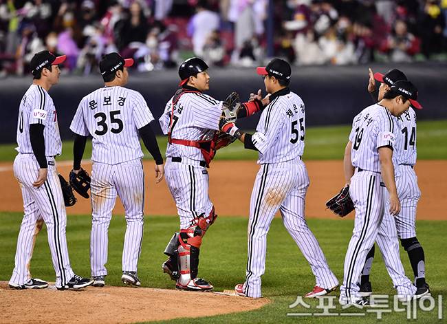 LG 선수단 / 사진=DB