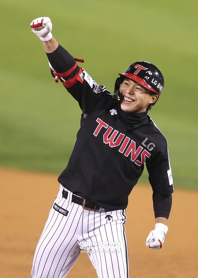 ▲ 문성주가 3안타를 쳐내며 공격에 활력을 불어넣었다. ⓒ 곽혜미 기자