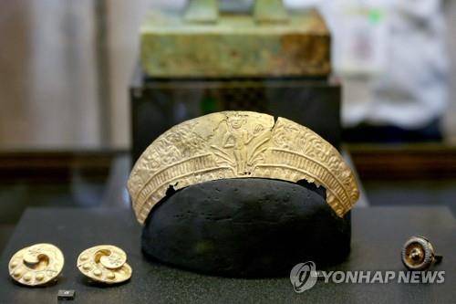 크메르제국 시절에 제작된 도난 유물 [AFP=연합뉴스. 재판매 및 DB 금지]