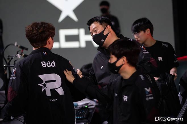 kt 롤스터 최승민 코치.