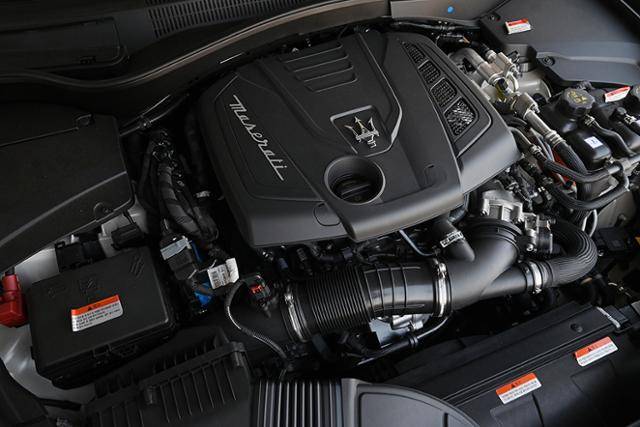 마세라티 르반떼 GT 하이브리드