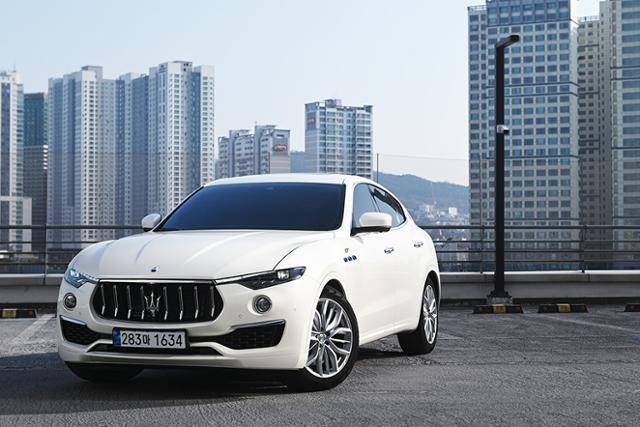 마세라티 르반떼 GT 하이브리드