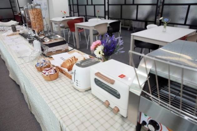 아침 뷔페식 메뉴를 제공하는 프리미엄 조식 레스토랑 '천원의 아침'. /사진=목포대학교 제공