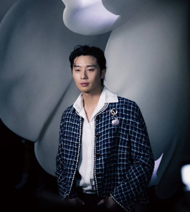트위드 재킷을 입은 배우 박서준 [샤넬 제공]