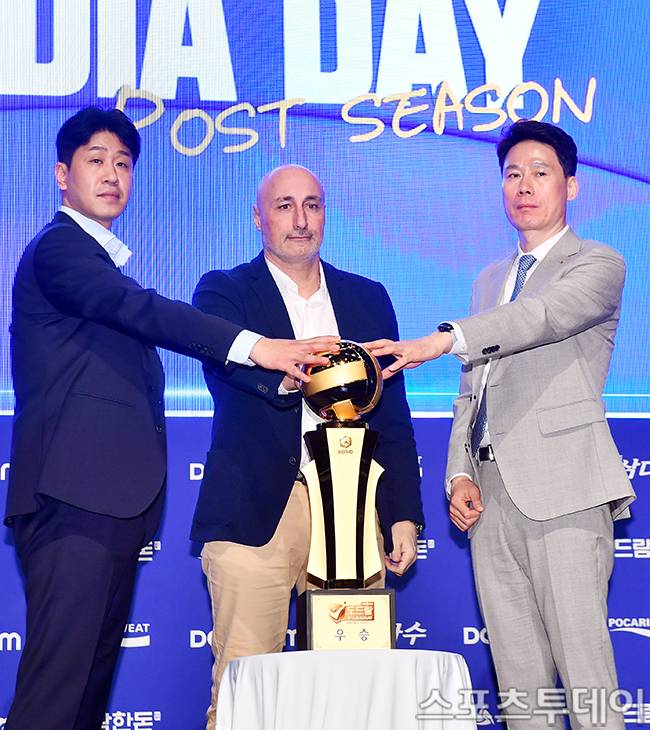 2022-2023시즌 포스트시즌에 임하는 여자부 감독들 / 사진=팽현준 기자