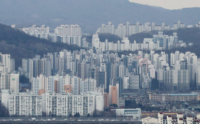 15일 서울 남산에서 바라본 아파트 단지의 모습. (사진=연합뉴스)