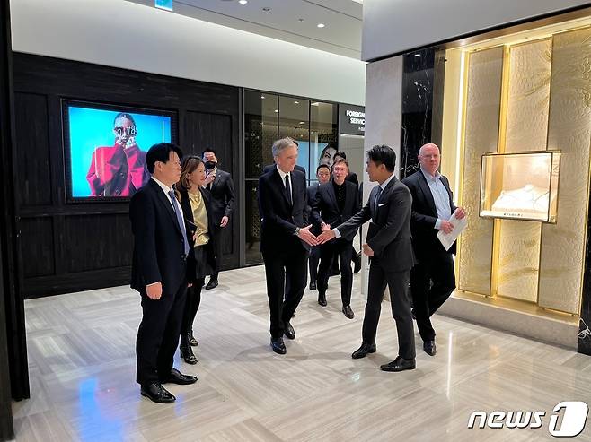 베르나르 아르노 LVMH그룹 회장이 신세계백화점 강남점을 방문했다. ⓒ News1 신민경 기자
