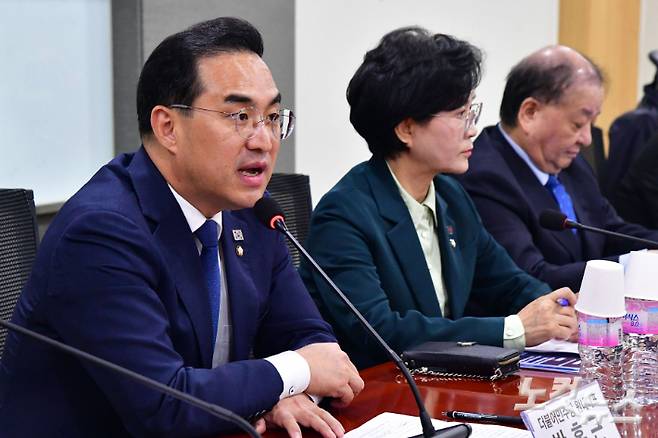 더불어민주당 박홍근 원내대표가 20일 서울 여의도 국회 의원회관에서 열린 '윤석열-기시다 한일 정상회담 분석·평가' 긴급좌담회에서 발언하고 있다. 윤창원 기자