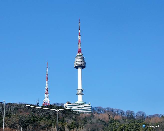 남산 N서울타워.