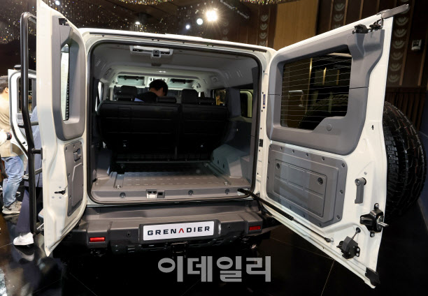 이네오스 오토모티브가 22일 서울 중구 반얀트리에서  ‘그레나디어’를 아시아 최초로 공개하고 있다. ‘그레나디어’는 다양한 수상경력으로 인정 받은 BMW 3.0리터 직렬 6기통 터보차저 엔진이 장착 되었으며 국내 판매 가격은 미정이다. (사진=방인권 기자)