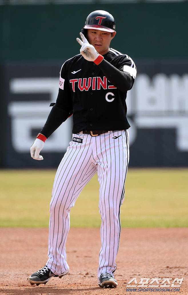 예고했던 세리머니는 없었지만 도루에 성공한 오지환