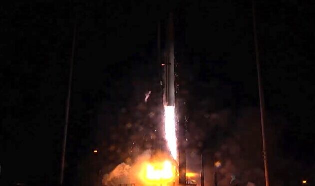 렐러티비티 스페이스의 3D프린팅 로켓 테란1이 23일 이륙하고 있다. 웹방송 갈무리