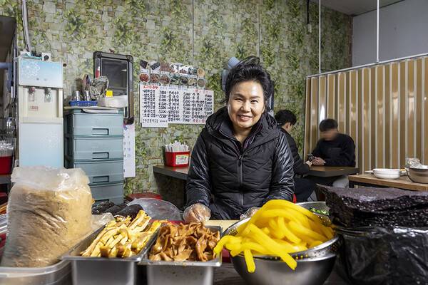 전신혜 사장. 여기서 20년 일했다