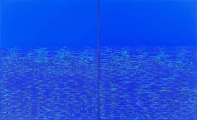 장광범, Reflet bleu, 100 x 160 cm, Vinyl paint on canvas, sanding, 2023 (갤러리조은 제공)