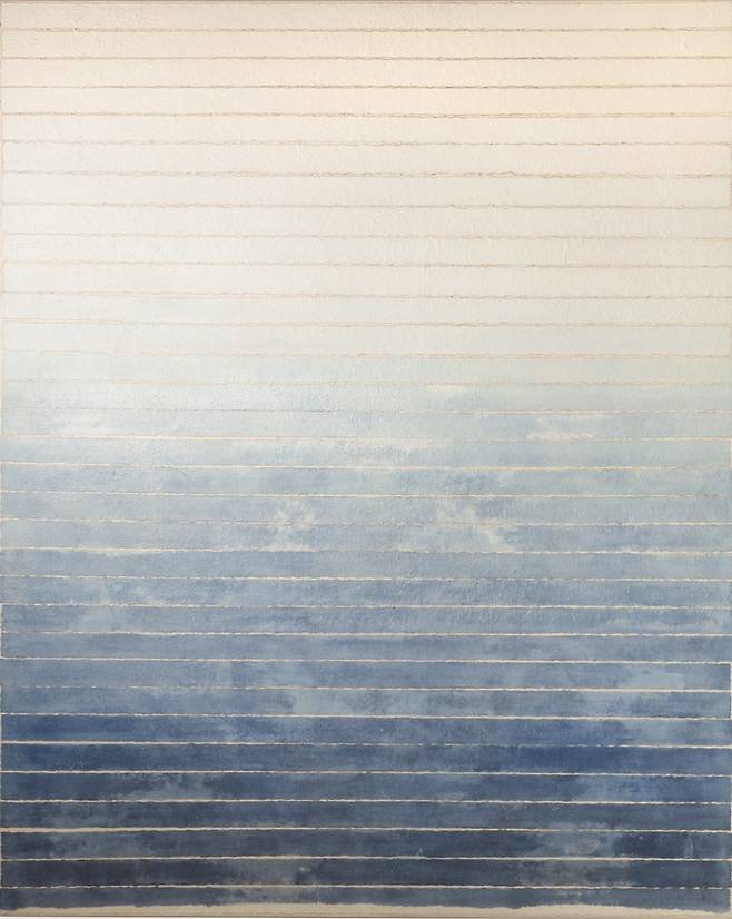 성연화,  Flow no.56, 162.2 x 130.3 cm, Hanji, acrylic, wax paper, ink on canvas, 2023 (갤러리조은 제공)
