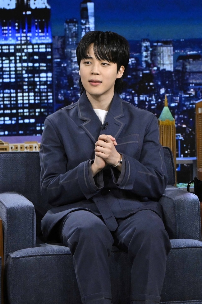 The group BTS Jiminnnnnnnnnnn is continuing its global journey with the appearance of Jiminnnnnnnnnn Hendrix Palen (The Tonight Show Starring Jimmy Fallon, Jiminnnnnnnnnn Hendrix Palen Show), a popular talk show program on NBC.Jiminnnnnnnnnnn appeared on the Jiminnnnnnnnnn Hendrix Palen show on March 23 (local time) and interviewed host Jiminnnnnnnnnn Hendrix Palen, his first appearance as a solo artist, although he appeared with BTS members.Jiminnnnnnnnnnn appeared in the audiences cheers with Palens introduction that BTS Jiminnnnnnnnnnns first solo debut album  ⁇ FACE ⁇  (Babyface) was released.Jiminnnnnnnnnnn was nominated thanks to the fans who cheered for BTSs total of five nominations at the Grammy Awards.After I became interested in dancing in junior high school, it was always my dream and goal to stand on stage.When asked about his favorite nickname,  ⁇  Jiminnnnnnnnnnn Palen ⁇  was cleverly answered to make the scene pleasant.Jiminnnnnnnnnnn is the album that summarizes the Feeling by looking back at the Feelings I felt in that situation in chronological order after experiencing the Pandemic about the first Solo Album  ⁇  FACE ⁇ .If many people sympathize, I think I can be happy to accept it. Jiminnnnnnnnnnn concluded the interview with Palen with a dance move tailored to the title song  ⁇ Like Crazy ⁇ .Jiminnnnnnnnnnn will unveil the title track  ⁇ Like Crazy ⁇  for the first time on the Jiminnnnnnnnnn Hendrix Palen show.