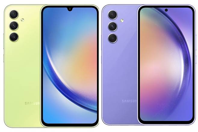 삼성전자가 국내 출시를 앞둔 갤럭시A34 5G 모델(왼쪽)과 갤럭시A54 5G 모델. 삼성전자 제공