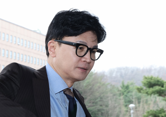한동훈 법무부 장관이 23일 정부과천청사 법무부로 출근하고 있다. 연합뉴스