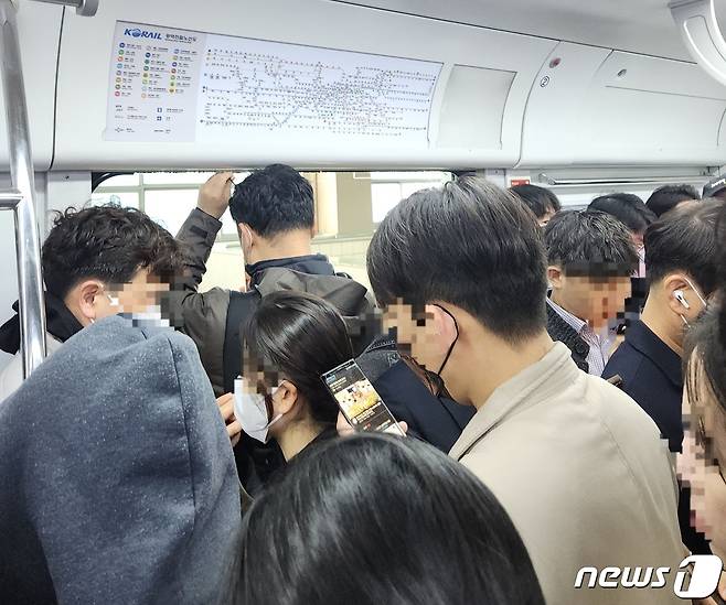 27일 오전 경의중앙선 2023.3.27/뉴스1 ⓒ News1 유민주 기자