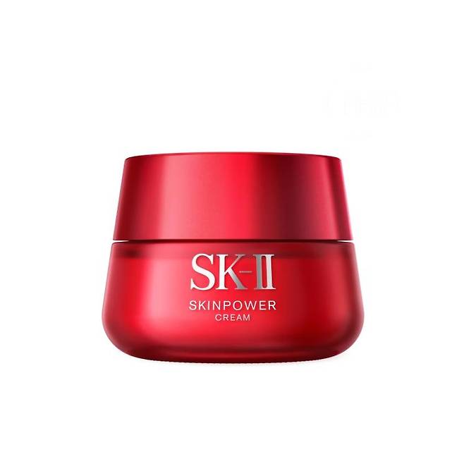 SK-II 스킨파워 크림 - 독자 성분 피테라와 카라꽃, 삼백초, 작약 추출물, 나이아신아마이드가 수분을 채우면서 결 관리도 한다. 50g 16만 6천 원.