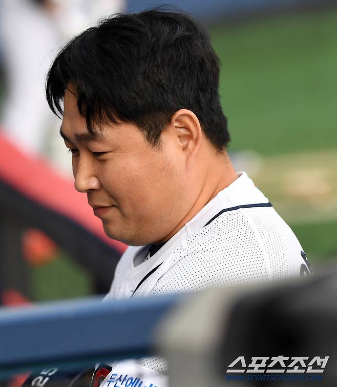 9회말 대타로 타석에 들어섰던 두산 양의지가 팬들의 뜨거운 환호에 미소 짓고 있다. 잠실=박재만 기자 pjm@sportschosun.com