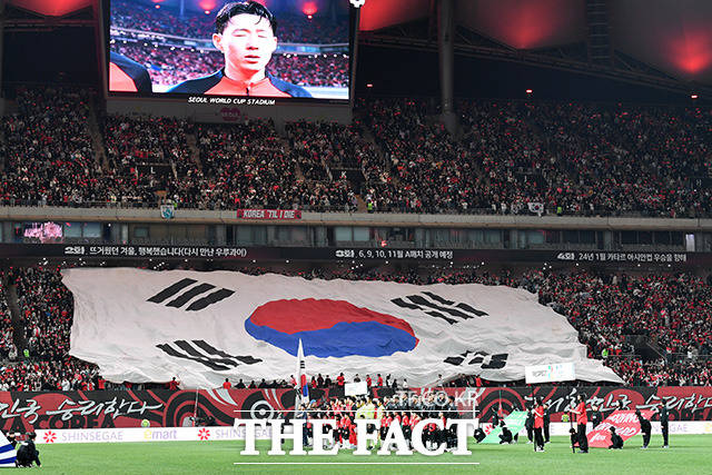 6만3952명의 만원 관중이 찾은 서울월드컵 경기장.