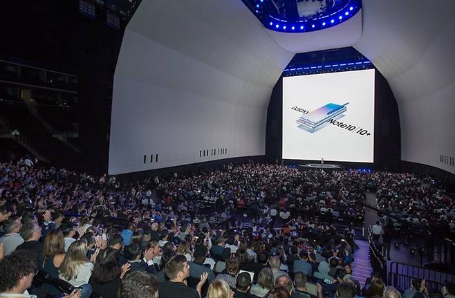 지난 2019년 8월 7일(현지시각) 미국 뉴욕 바클레이스 센터에서 열린 ‘삼성 갤럭시 언팩 2019’ 현장. [삼성전자 제공]