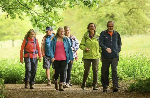 램블러스는 영국 전역 어디서나 걸을 수 있는 자유, 산책할 수 있는 자유를 위해 싸우고 있다.또한 중장년과 노약자도 편하게 걸을 수 있는 웰빙워크 프로그램을 운영하고 있다. [사진출처=램블러스]