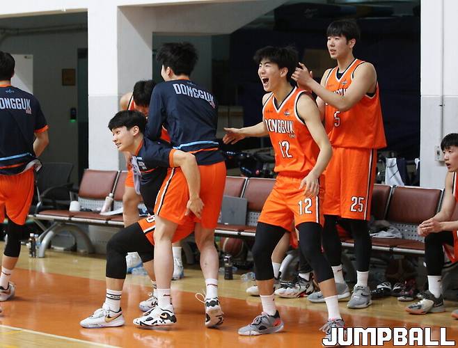 ▲ 동국대 벤치