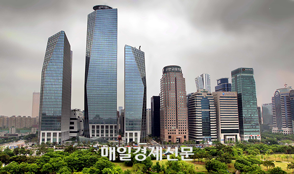 Yeouido financial district in central Seoul [Photo by Lee Chung-woo]