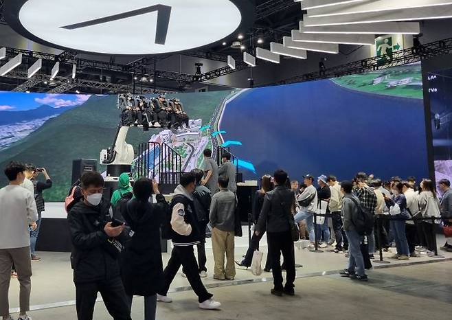 SKT관에서 UAM 체험을 진행하고 있다. ⓒ데일리안 편은지 기자