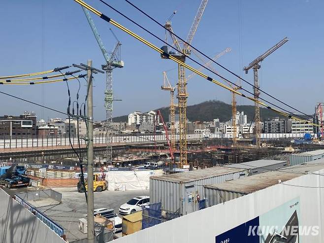 중화동 리버센SK뷰롯데캐슬 공사현장.&nbsp; 사진=송금종 기자&nbsp;