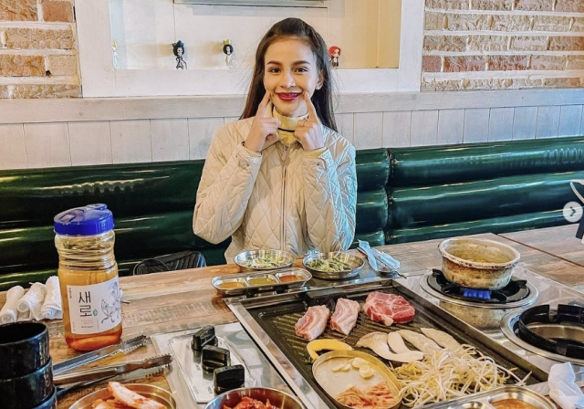 태국 가수 암 추띠마가 지난 26일 인스타그램에 한국의 한 식당에서 촬영한 사진을 올렸다. 암 추띠마 인스타그램