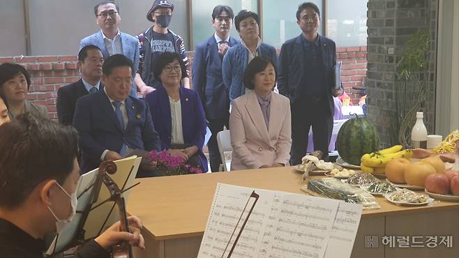 청년창작소 개관식에는 김병내 남구청장과 황경아 남구의회 의장, 남호현 남구의회 부의장 등 50여명이 참석했다.