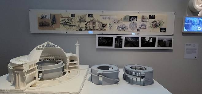 뮤지엄 산 개관 10주년 기념전 '안도 타다오 - 청춘' 전시전경 중 프랑스 파리에 준공된 '브르스 드 코메르스' 모형 [헤럴드 DB]
