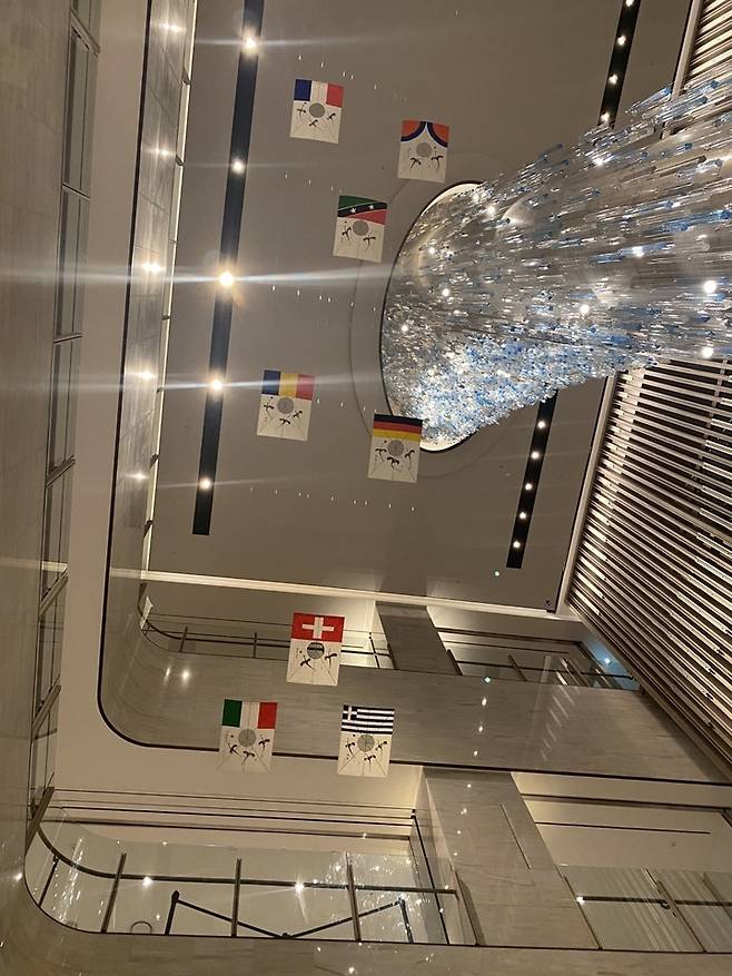 [부산=뉴시스] 부산 시그니엘이 특별 제작한 전통 방패연. (사진=동효정 기자) 2023.03.30. vivid@newsis.com   *재판매 및 DB 금지