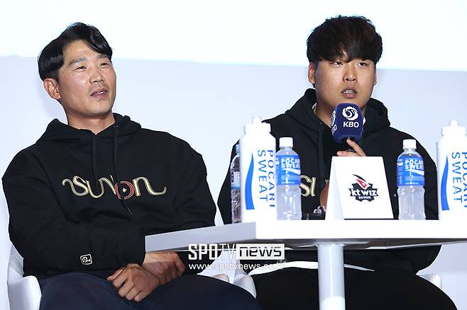 ▲ 미디어데이에 참석한 kt 위즈 박경수(왼쪽)와 강백호. ⓒ곽혜미 기자