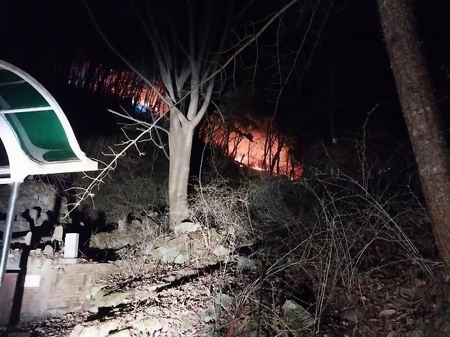 포천 영북면 산불 재발화 [포천소방서 제공, 재판매 및 DB 금지]