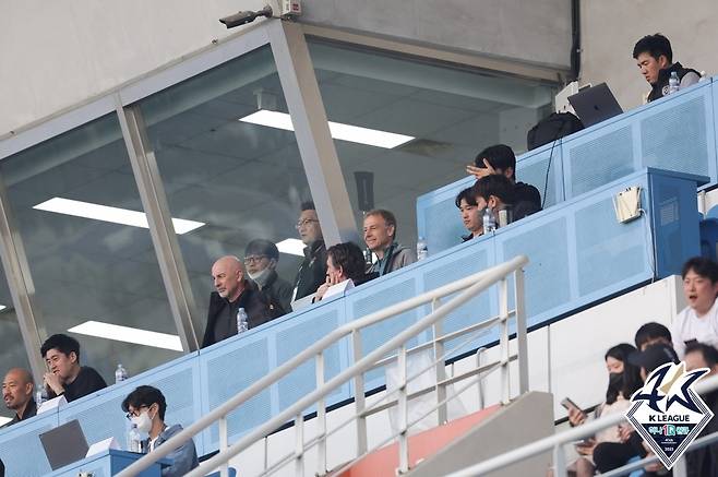1일 인천을 찾은 위르겐 클린스만 축구대표팀 감독 사진=한국프로축구연맹 제공