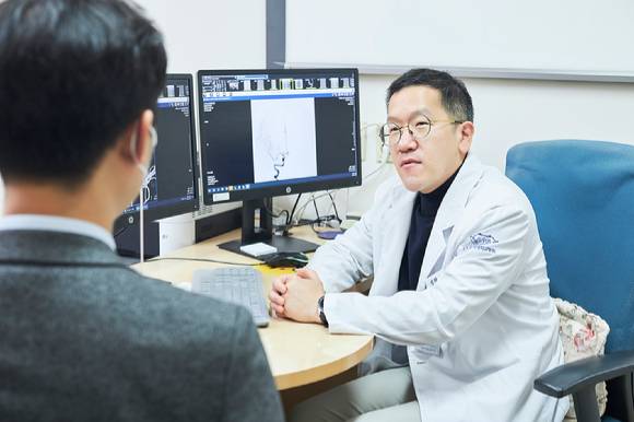 신희섭 강동경희대병원 신경외과 교수. [사진=강동경희대병원]