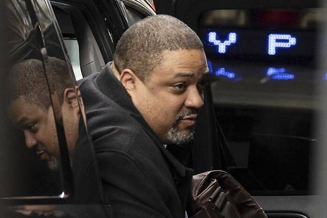 앨빈 브래그 맨해튼지검장 출근 모습. 3월 28일. / 출처 : AP