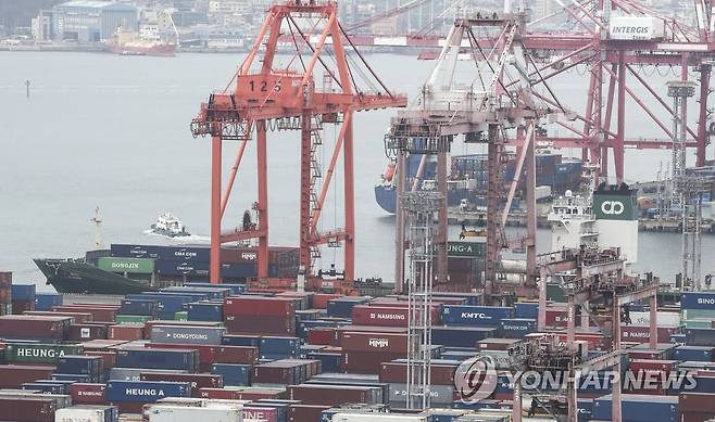 3월 1∼20일 수출 17% 줄어…무역적자 63억달러 [연합뉴스 자료사진]