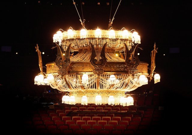 이번 한국어 공연에서는 1988년 비엔나에서 제작된 오리지널 무대 세트를 만나볼 수 있다. 국내외 스태프 120여 명이 부산에 상주하며 8주에 걸쳐 무대를 준비했다. 에스앤코 제공