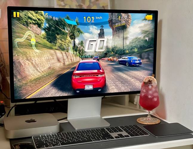 맥 내 앱스토어 1위 게임인 아스팔트8를 플레이 한 모습./사진=백유진 기자 byj@