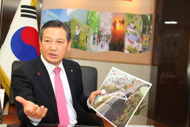 조재구 대구 남구청장이 남구와 전국 기초단체의 현안과 해법을 말하고 있다. 조 청장은 지난해 9월 전국시장군수구청장협의회 대표회장으로 선임됐다. 김민규 기자