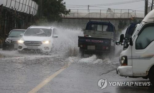 제주 서귀포시 남원읍에 집중호우가 쏟아진 모습. 사진=연합뉴스