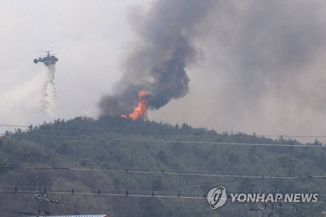 충남, 대전 일대 산불이 50여 시간 만에 대부분 진화 단계에 들어갔습니다.