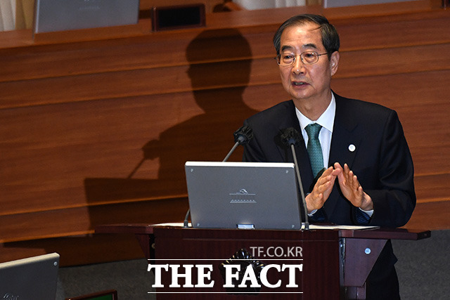 더불어민주당이 윤석열 정부의 '양곡관리법 개정안 거부권 행사' ‘후쿠시마 오염수 방출' 등과 관련해 대정부 공세에 나섰다.민주당은 최근 여당과 견주어 지지율이 오차범위 팎으로 앞서고 있는 만큼 기세를 몰아 정부·여당과의 차별화에 나서겠다는 계획이다. /남윤호 기자